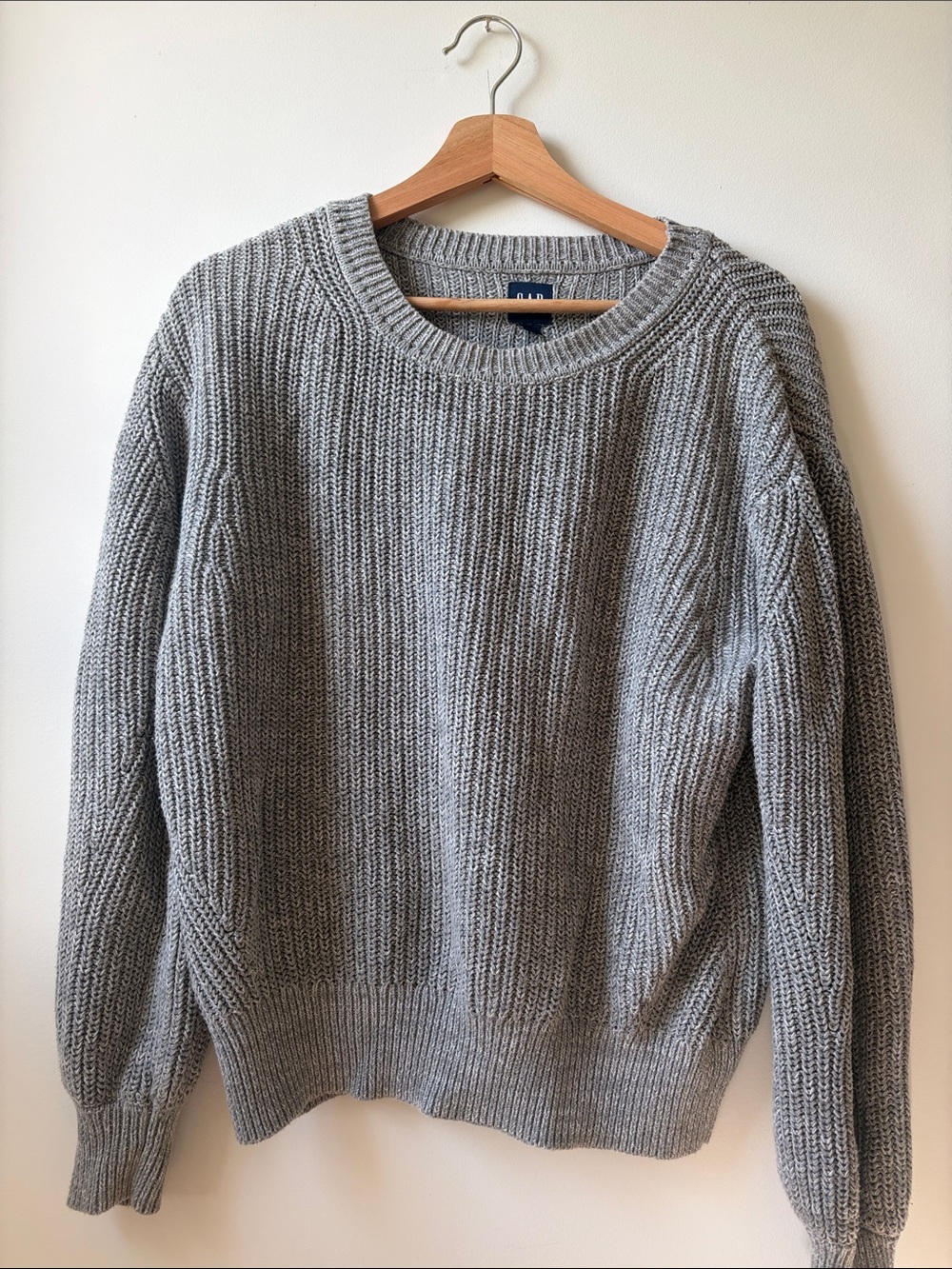 GAP women’s Crewneck Sweater in Heather Gray